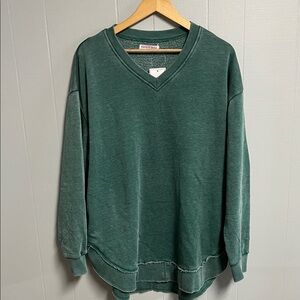 NWT Discount Divas VNeck Sweatshirt XL Green